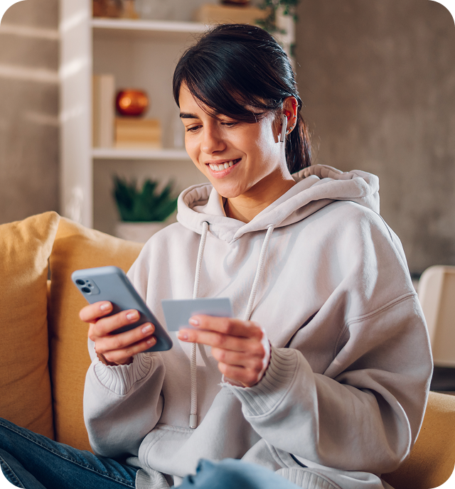 Jotta Esfera mulher-com-celular-na-mao-e-cartao